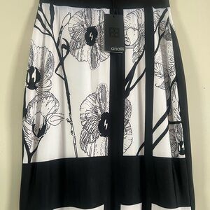 Analili Black and White Midi Pencil Skirt
